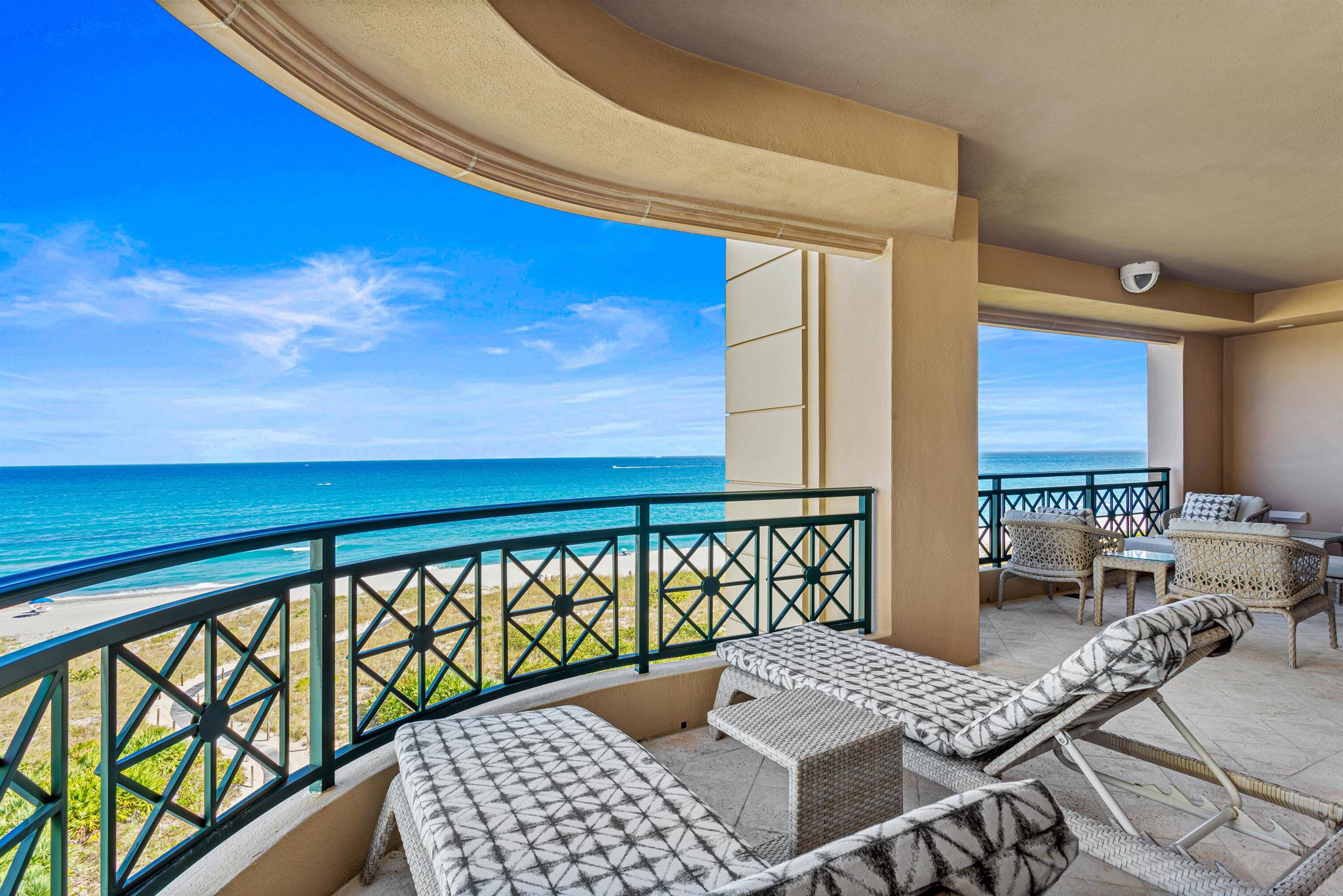 LUXURIA - Residential