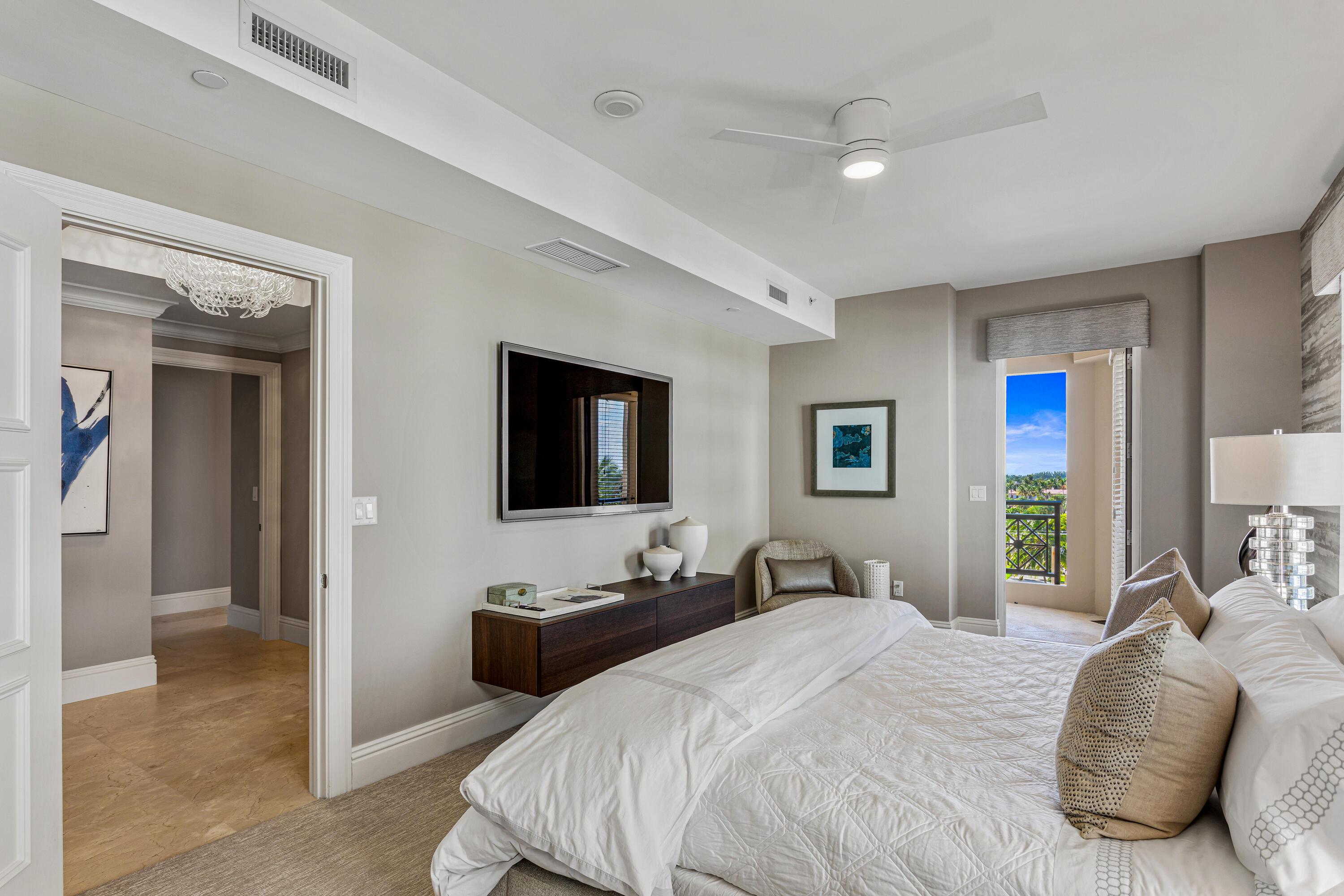 LUXURIA - Residential