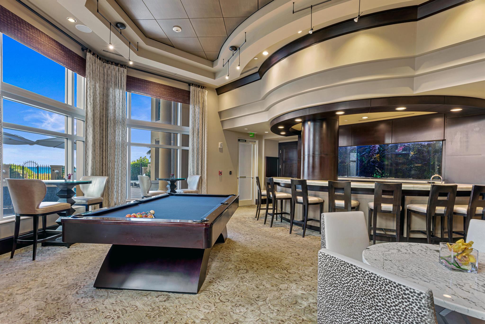 LUXURIA - Residential