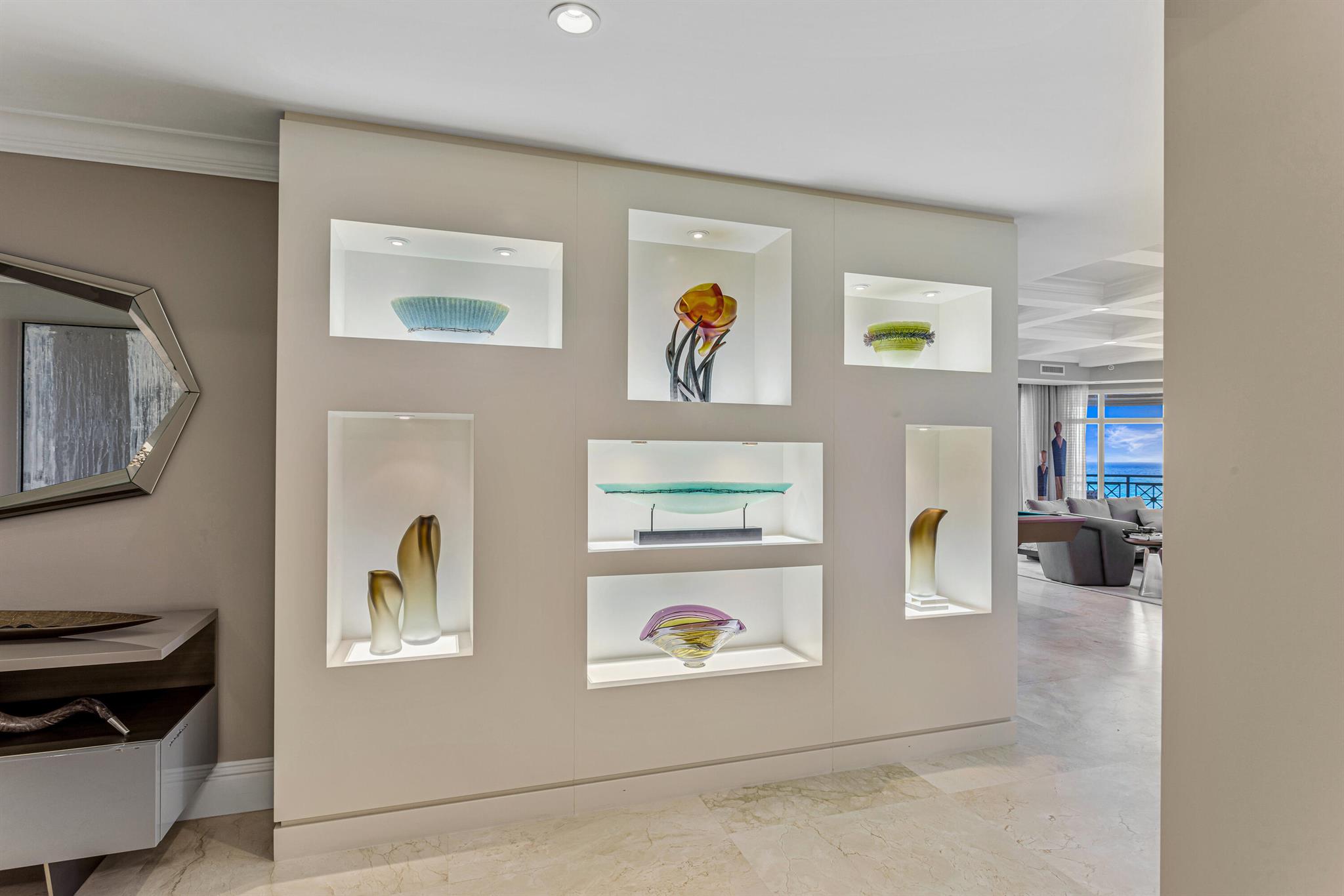 LUXURIA - Residential