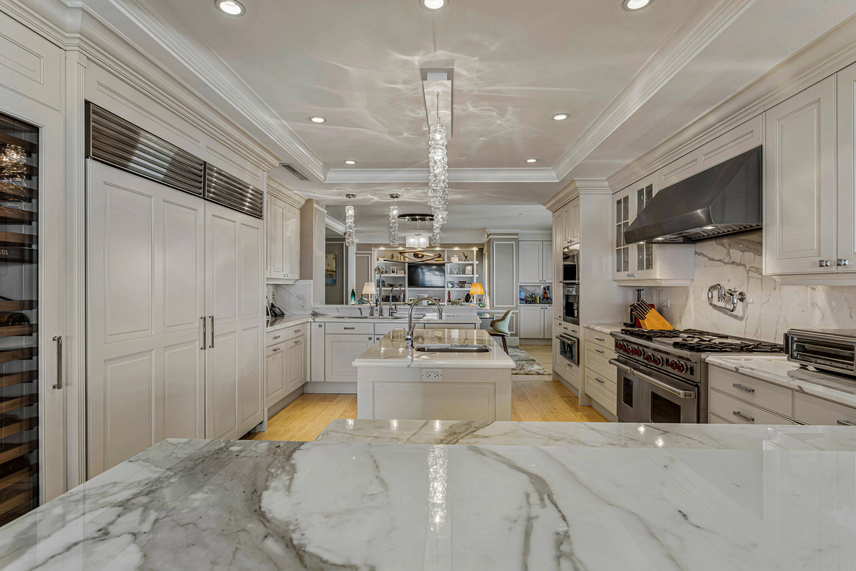 LUXURIA - Residential
