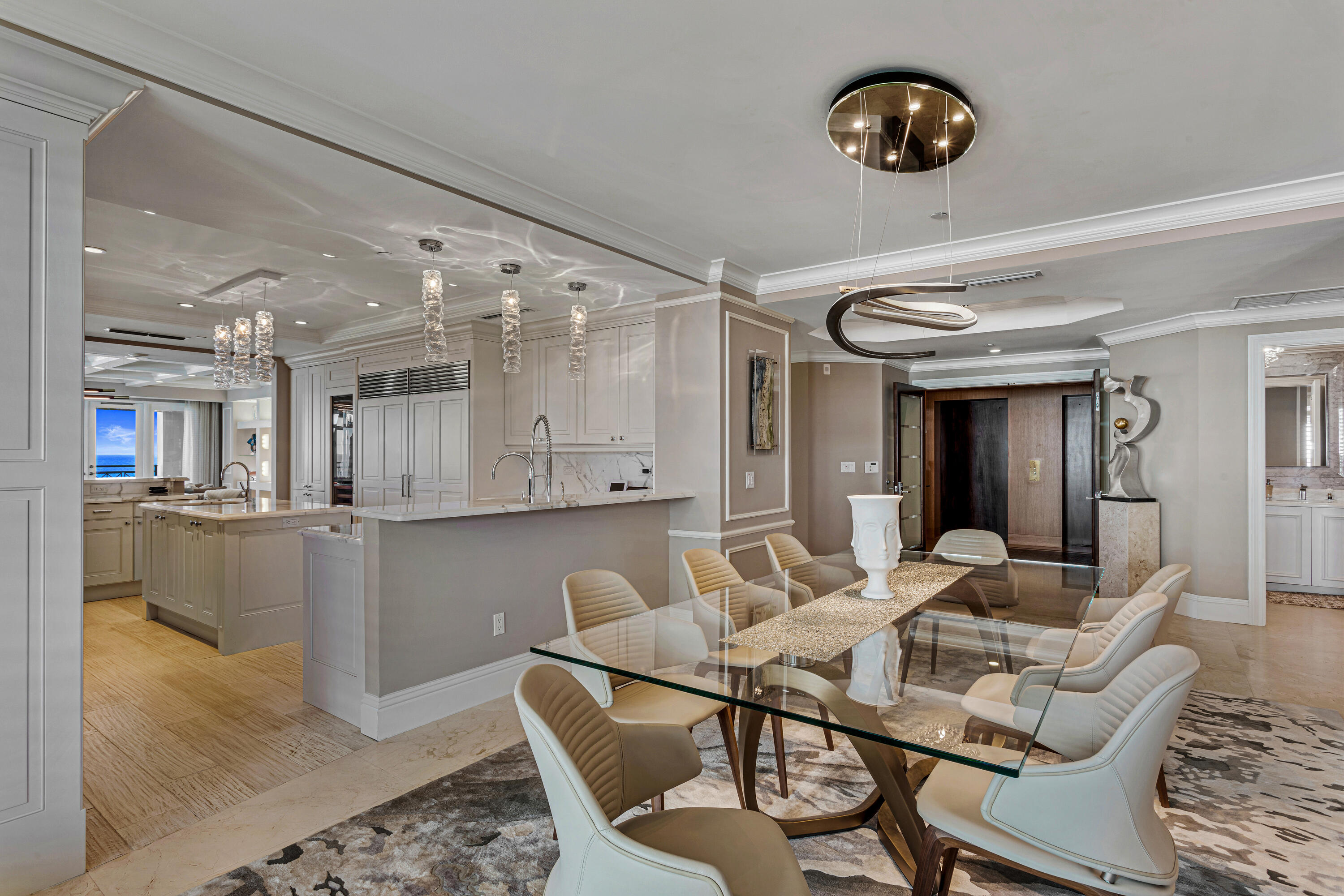 LUXURIA - Residential