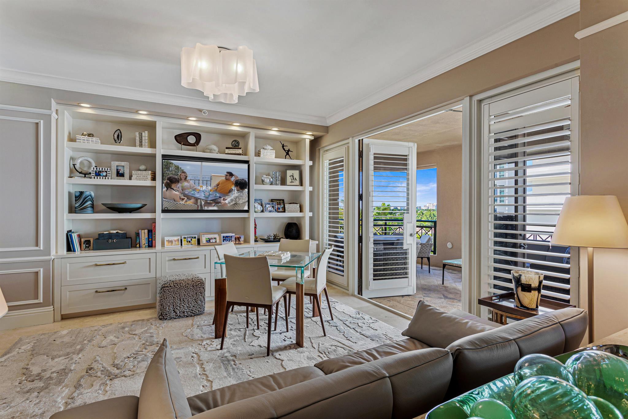 LUXURIA - Residential