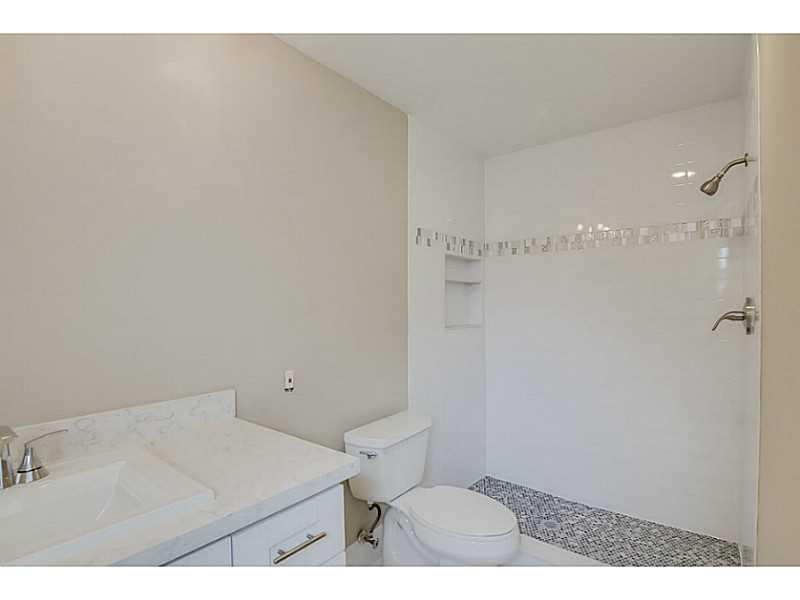 CASTLEWOOD - Residential