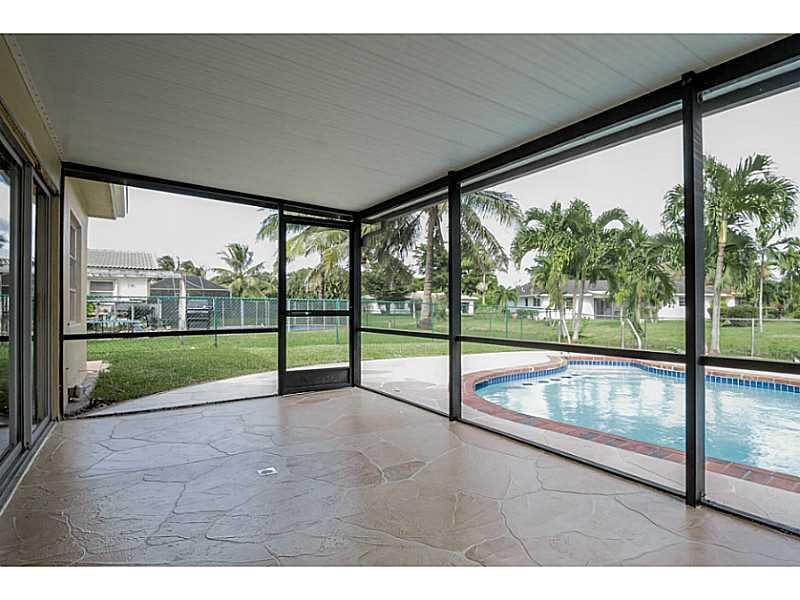 CASTLEWOOD - Residential