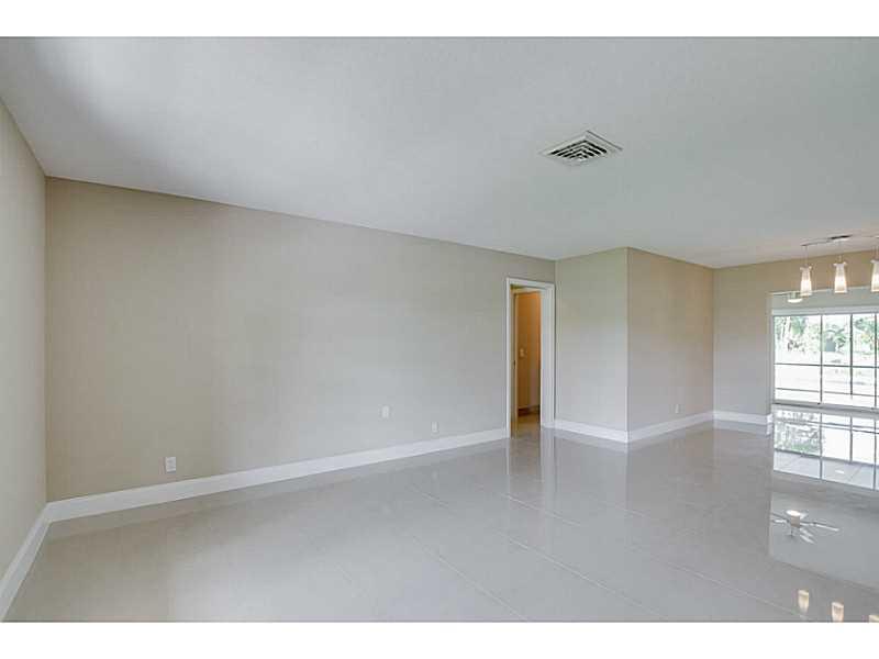 CASTLEWOOD - Residential