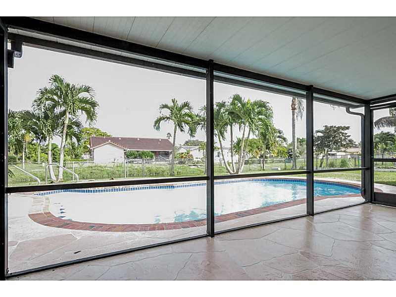 CASTLEWOOD - Residential