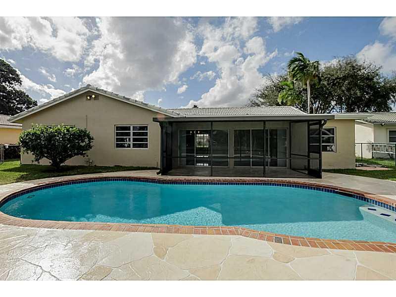 CASTLEWOOD - Residential