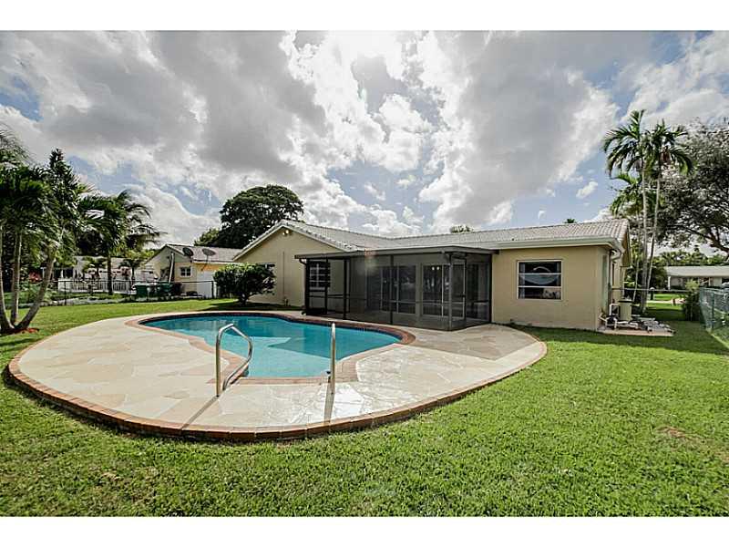 CASTLEWOOD - Residential