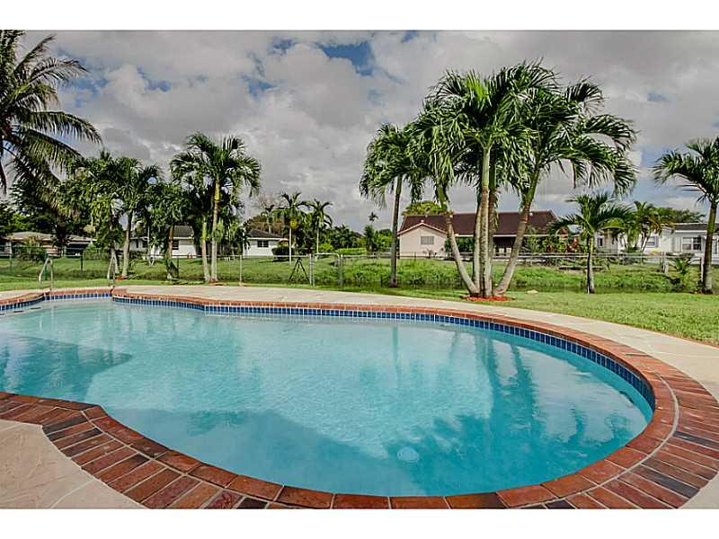 CASTLEWOOD - Residential