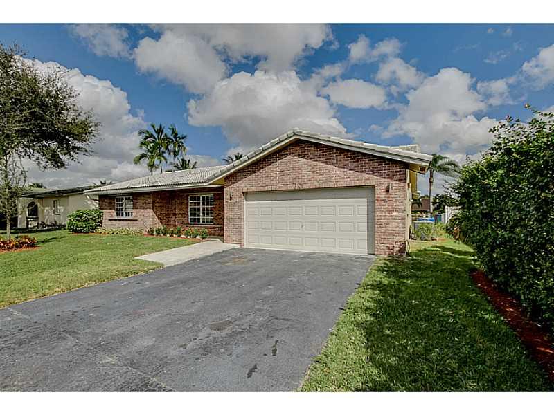 CASTLEWOOD - Residential