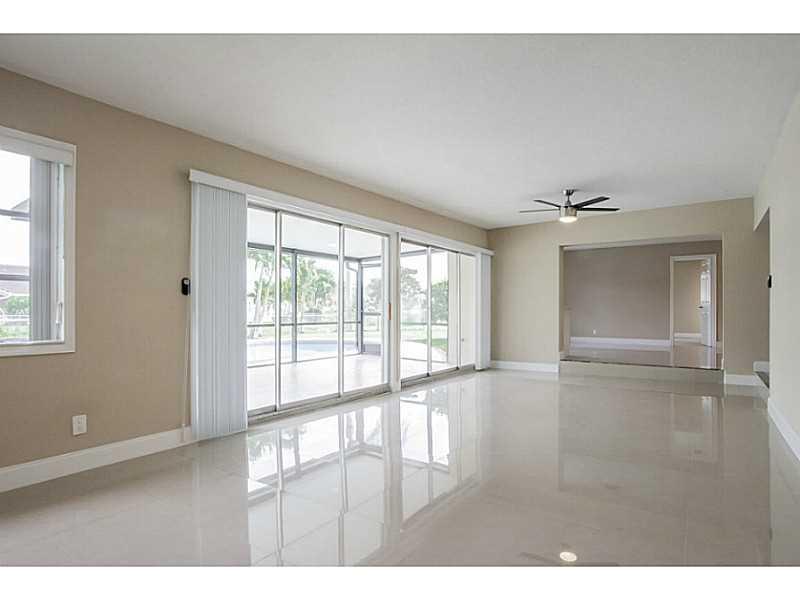 CASTLEWOOD - Residential