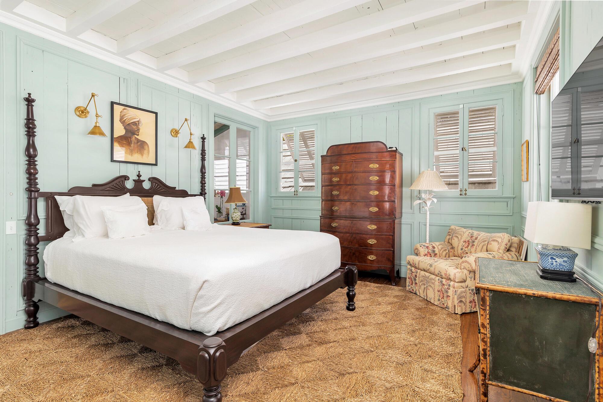 ROYAL PARK - Residential Lease