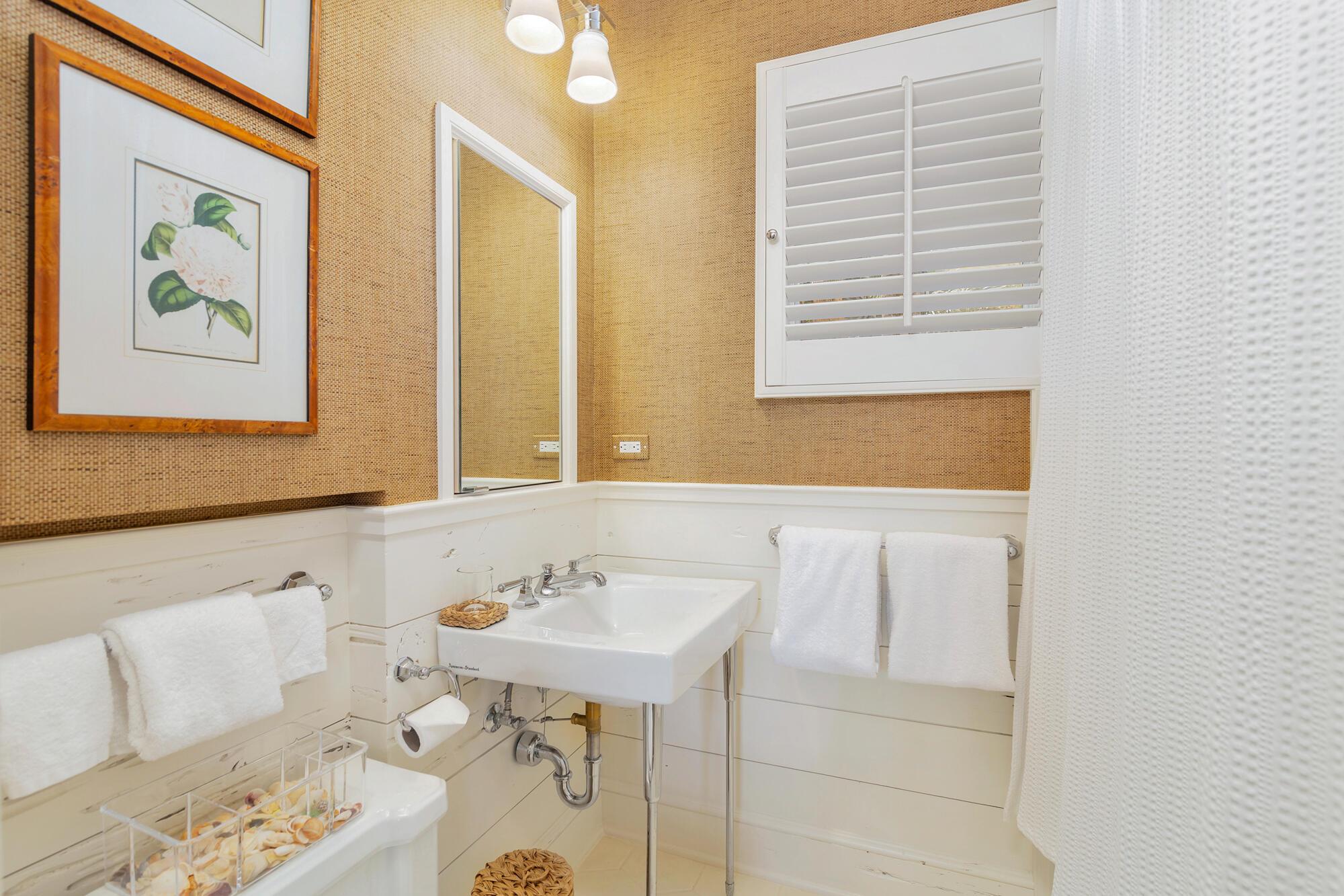 ROYAL PARK - Residential Lease