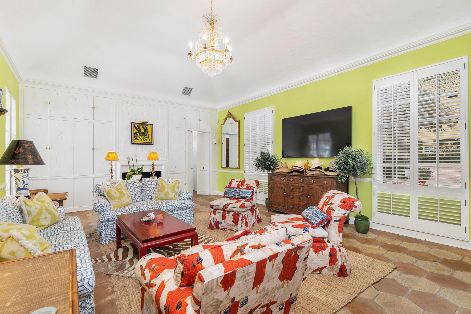 ROYAL PARK - Residential Lease