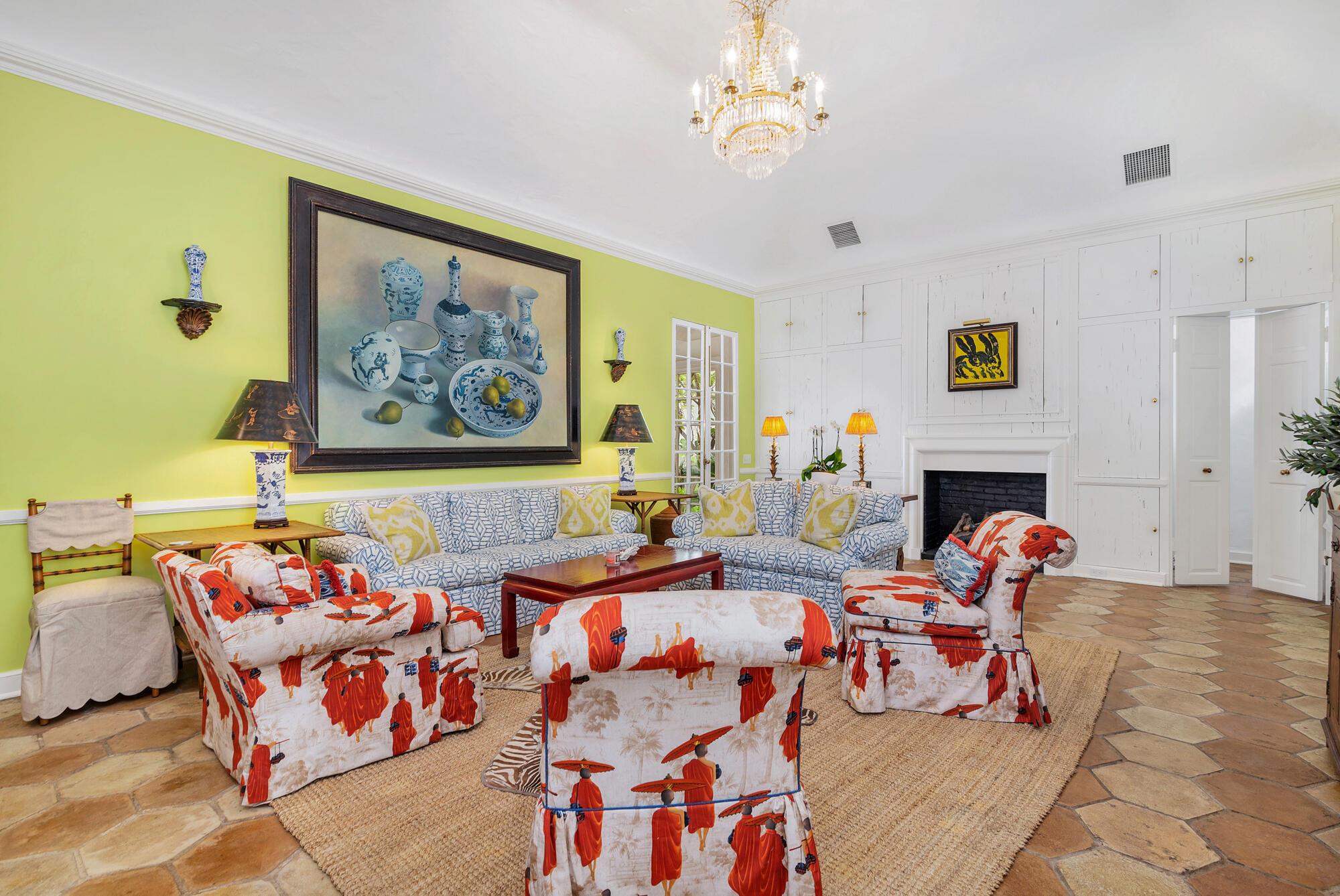 ROYAL PARK - Residential Lease