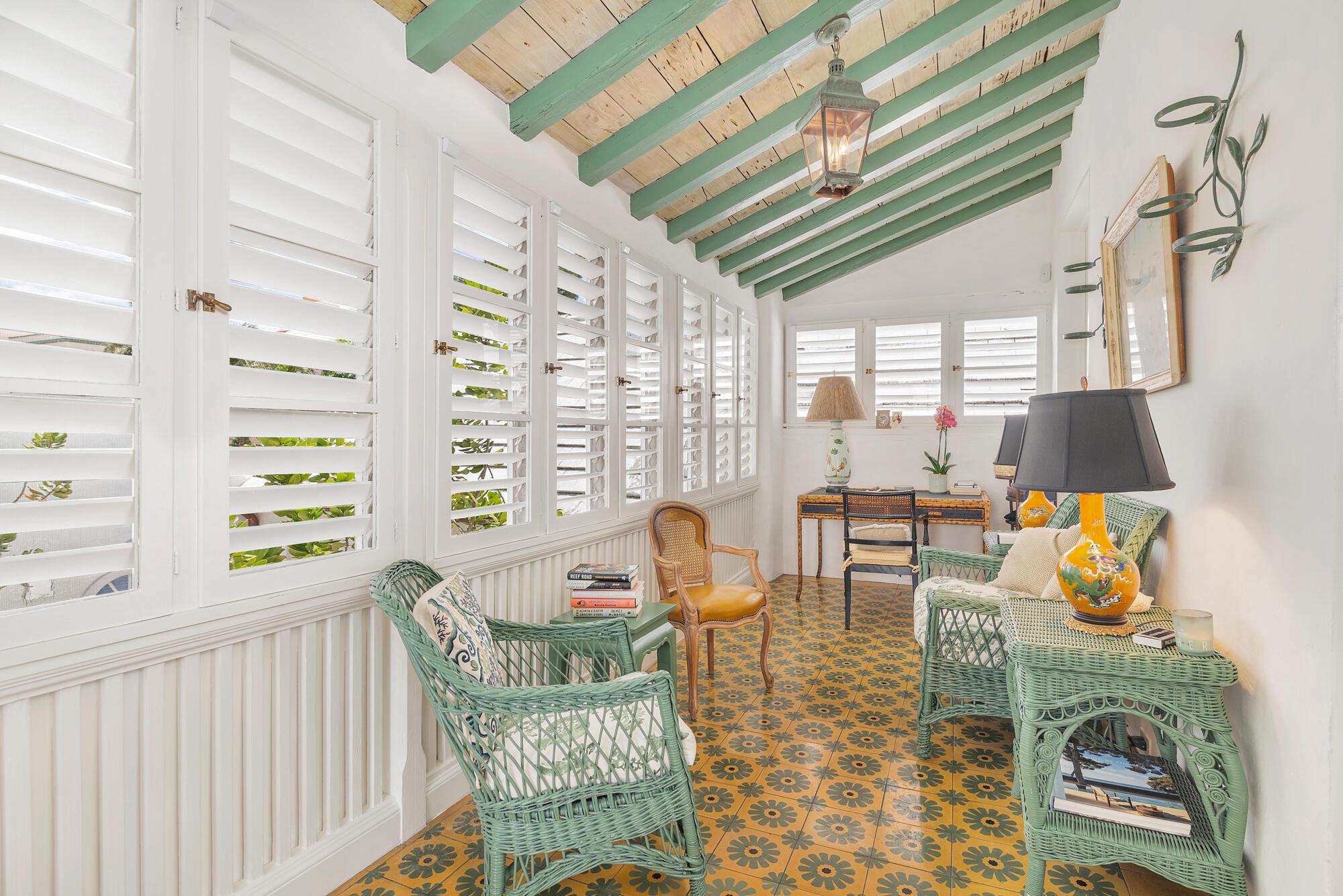 ROYAL PARK - Residential Lease