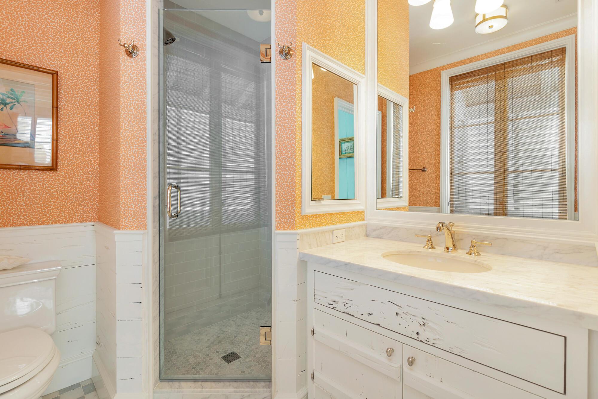 ROYAL PARK - Residential Lease