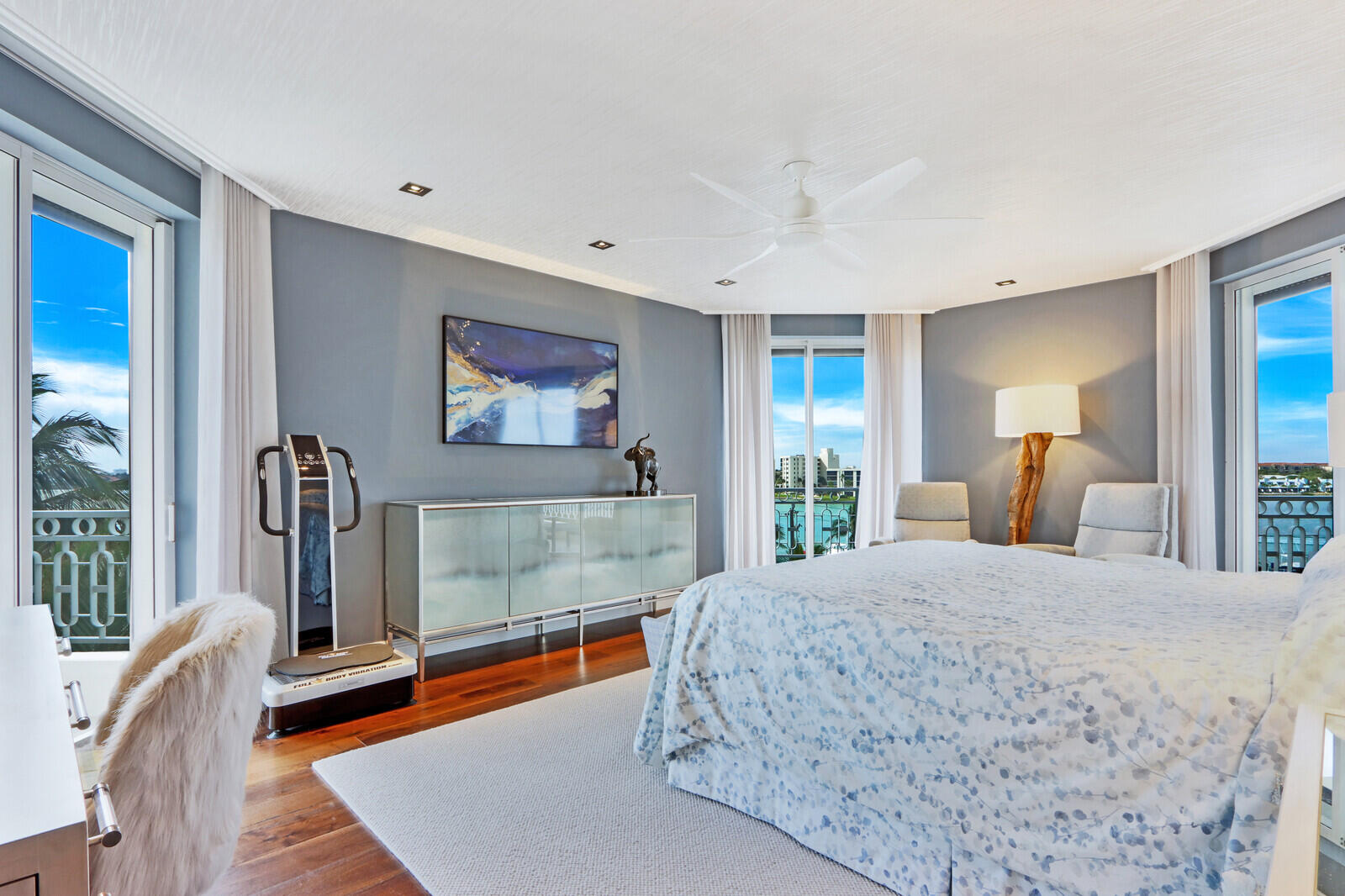 Claridge Condo - Residential