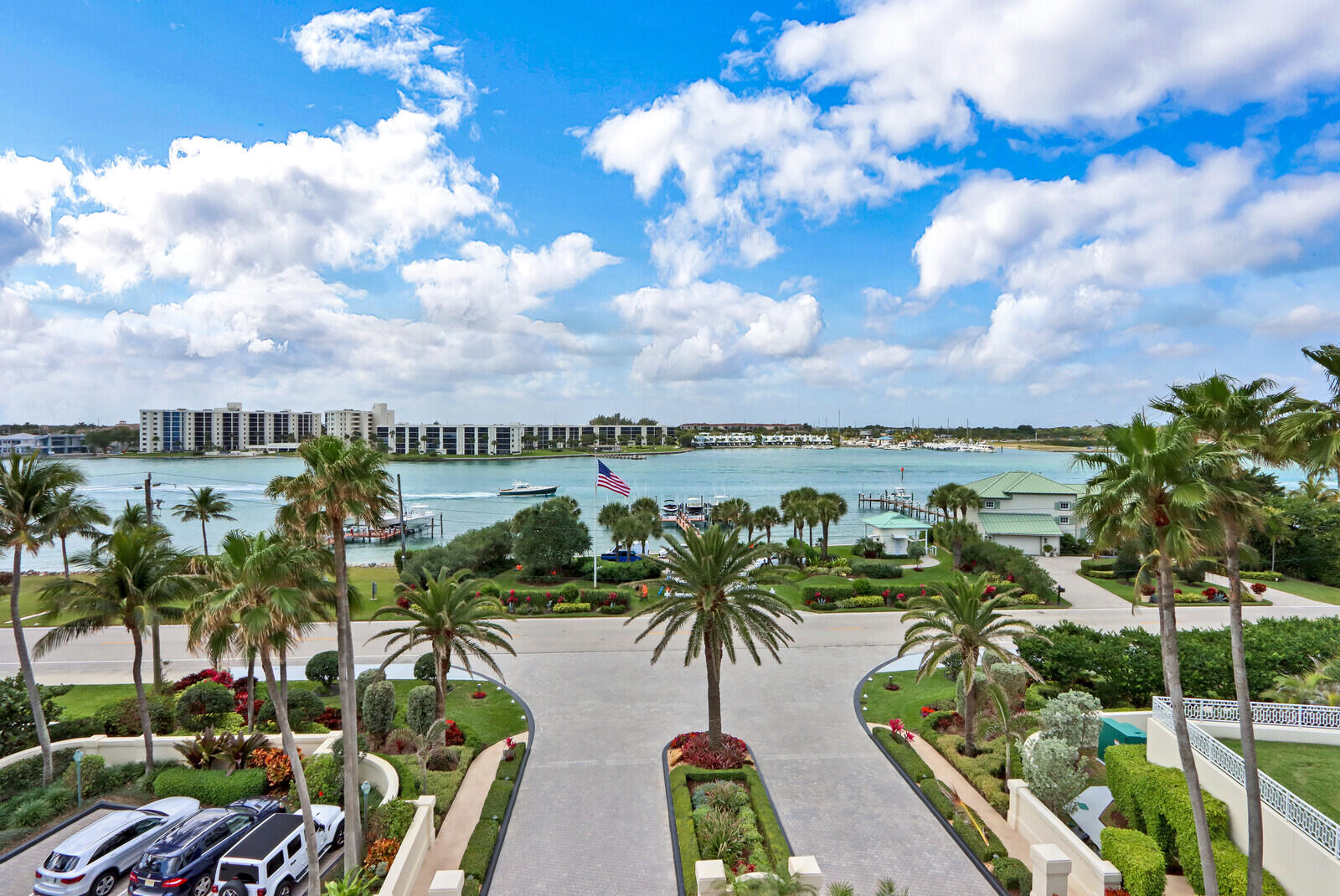 Claridge Condo - Residential