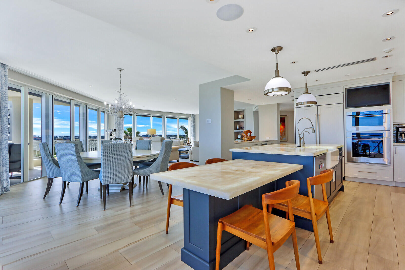 Claridge Condo - Residential