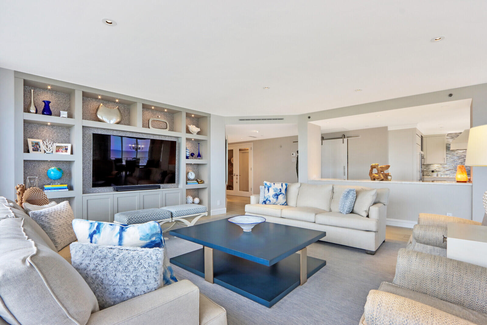 Claridge Condo - Residential