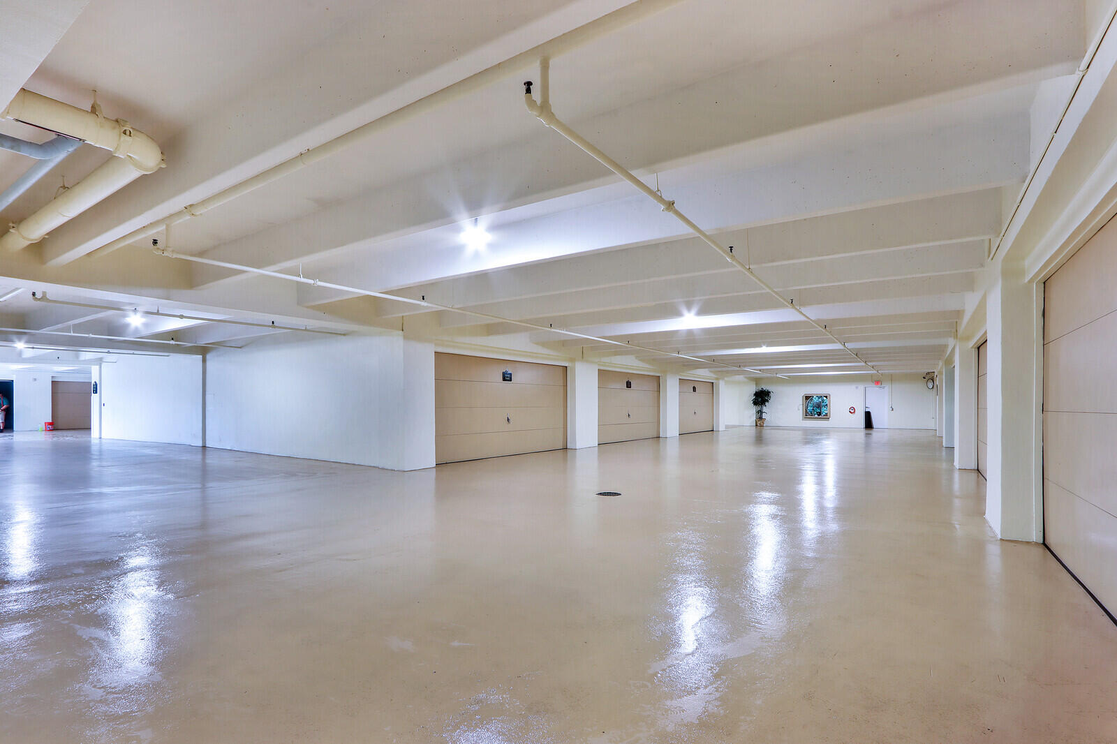 Claridge Condo - Residential