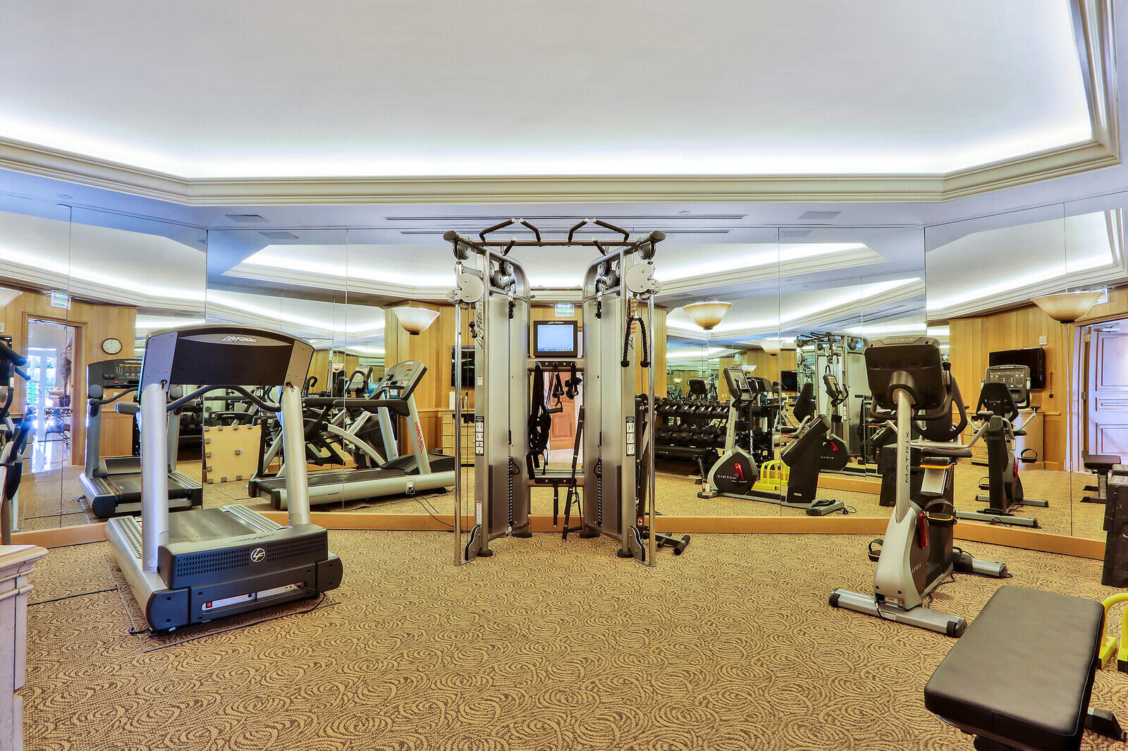 Claridge Condo - Residential