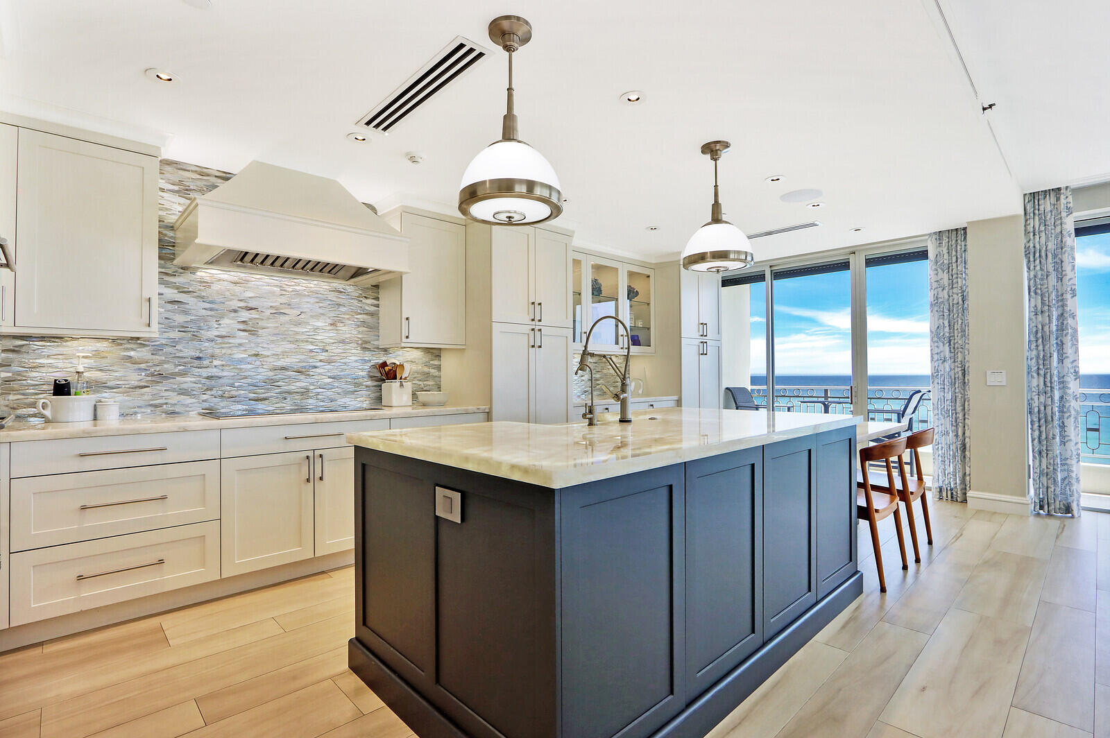 Claridge Condo - Residential