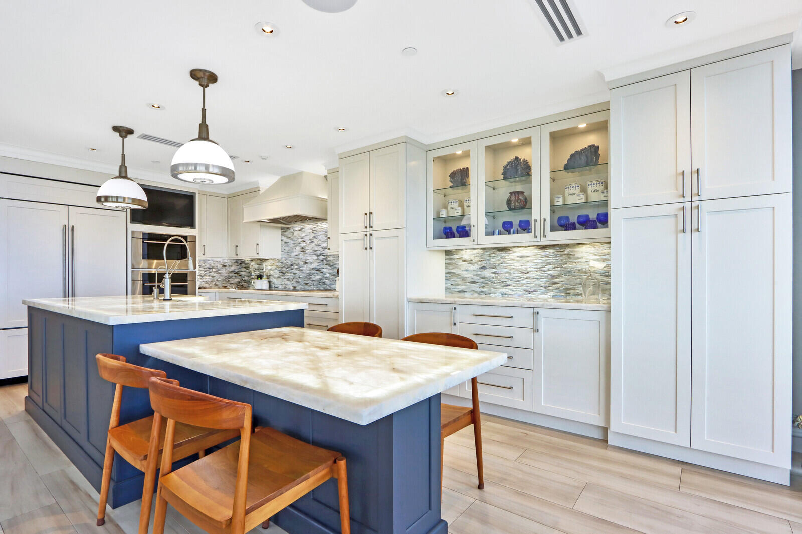 Claridge Condo - Residential