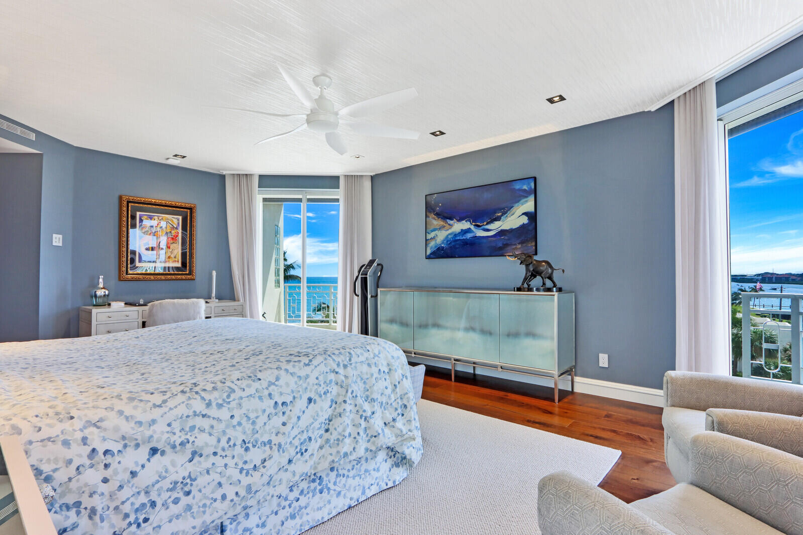 Claridge Condo - Residential