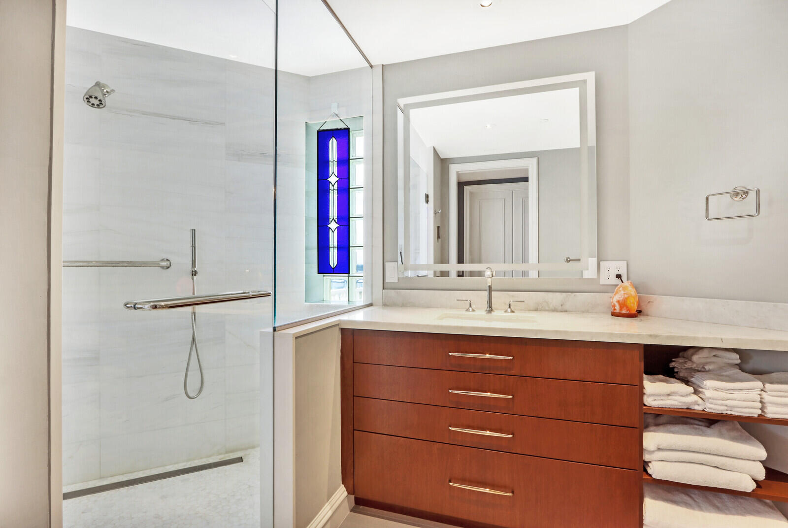 Claridge Condo - Residential