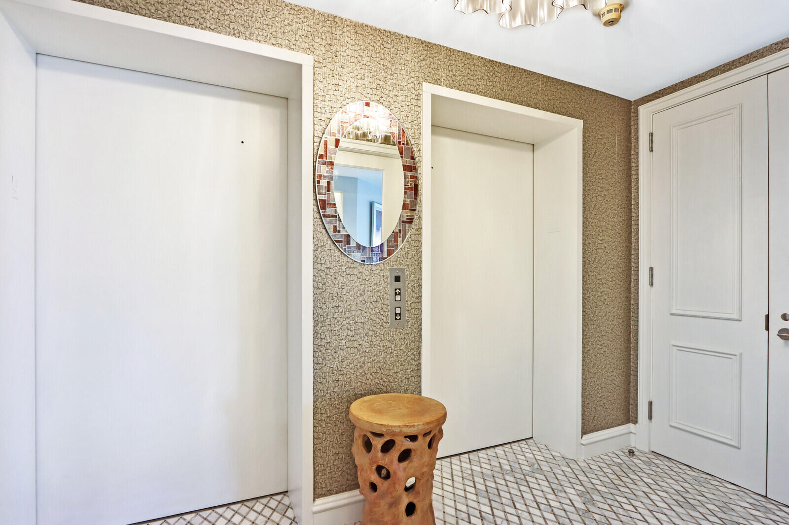 Claridge Condo - Residential