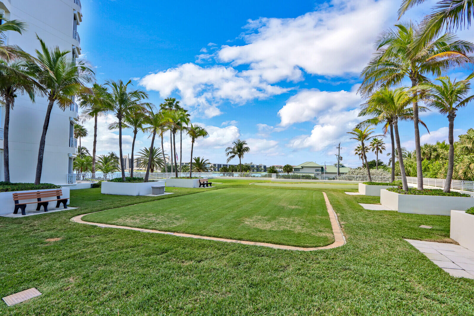 Claridge Condo - Residential