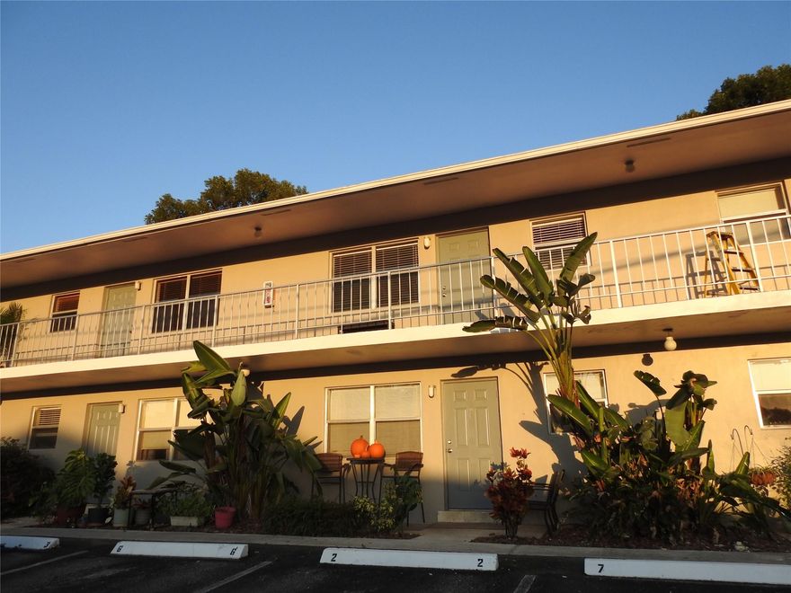 JUST LISTED! WILL NOT LAST. 2 BEDROOM, 1 BATHROOM LARGE LIVING AREA, BRIGHT 2ND FLOOR UNIT. LARGE BEDROOMS. CENTRAL AC. TENANT PAYS ELECTRIC AND INTERNET/CABLE.
8 UNIT COMPLEX. ASSIGNED PARKING AND GUEST PARKING. COMMON COIN OPERATED LAUNDRY ON PROPERTY.
EASY TO SHOW. MINIMUM CREDIT SCORE 650. PROOF OF INCOME AND POSITIVE RENTAL HISTORY. RAPID APPROVAL PROCESS. NO SMOKING.