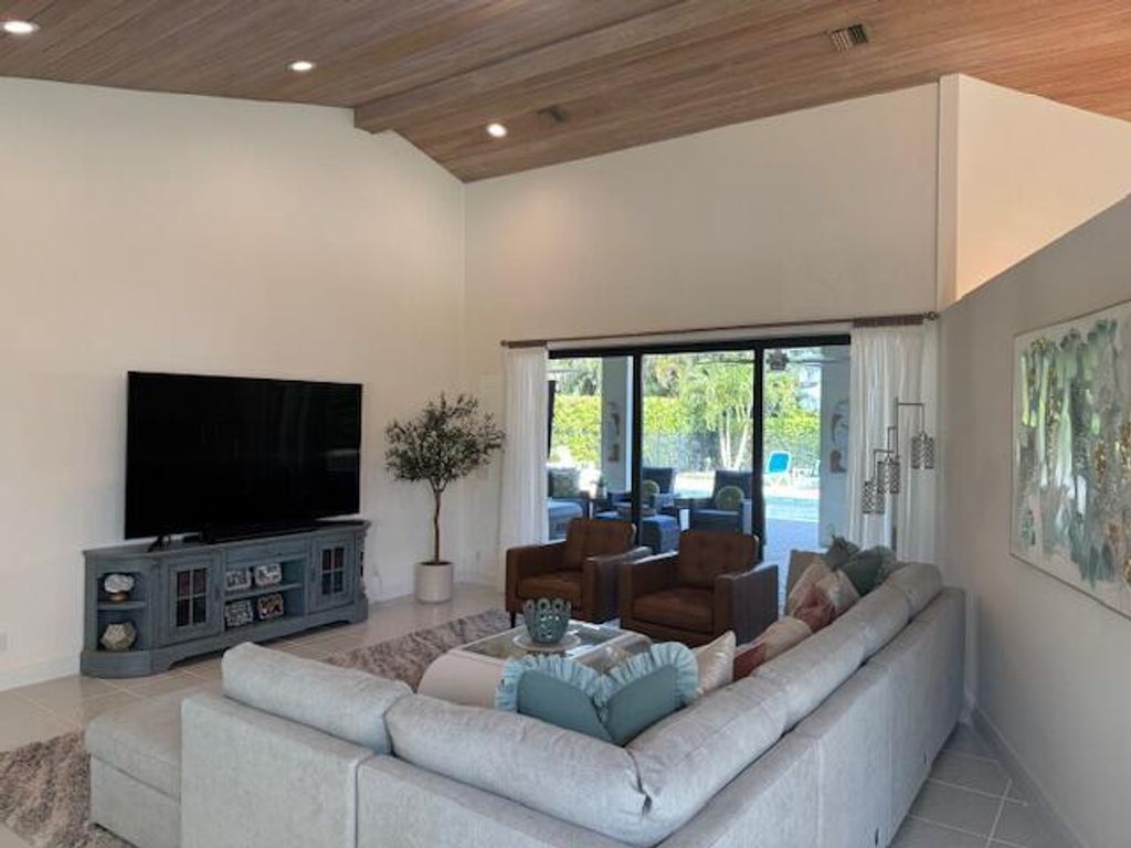 Photo of 6498 Brandon Street, Palm Beach Gardens, FL 33418 (MLS # R11096218)