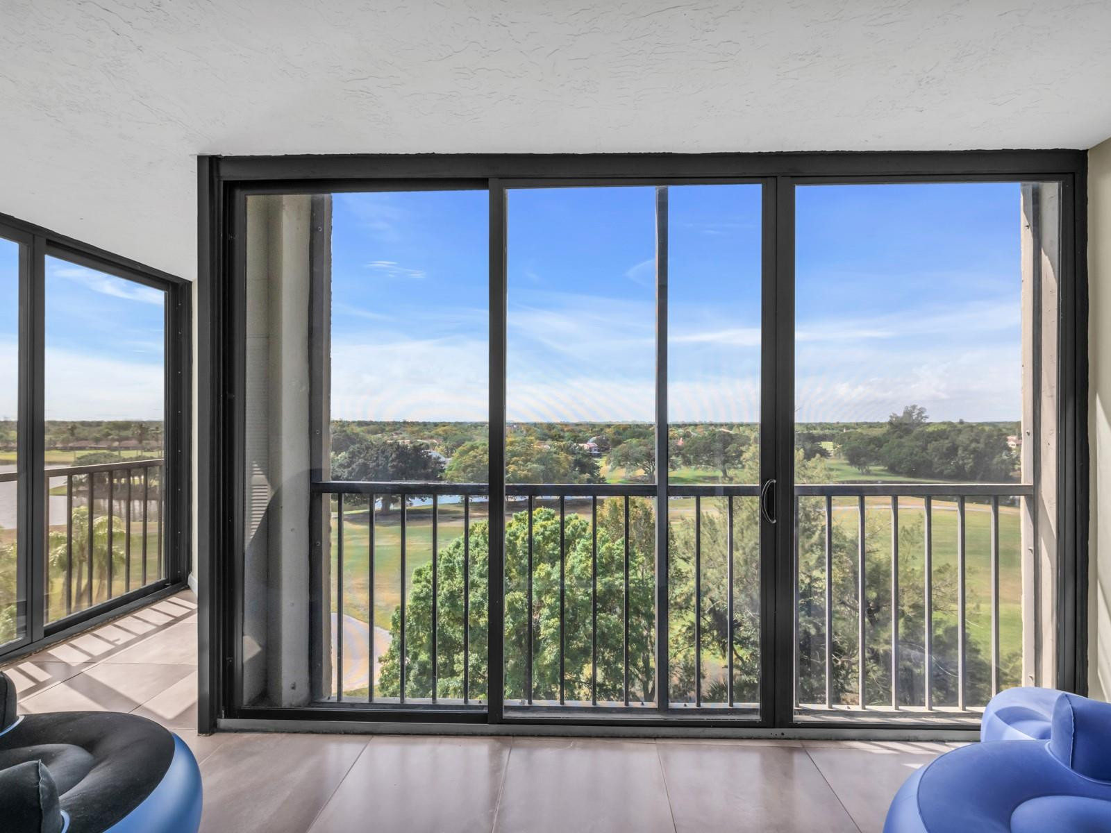 Country Club Apts - Residential