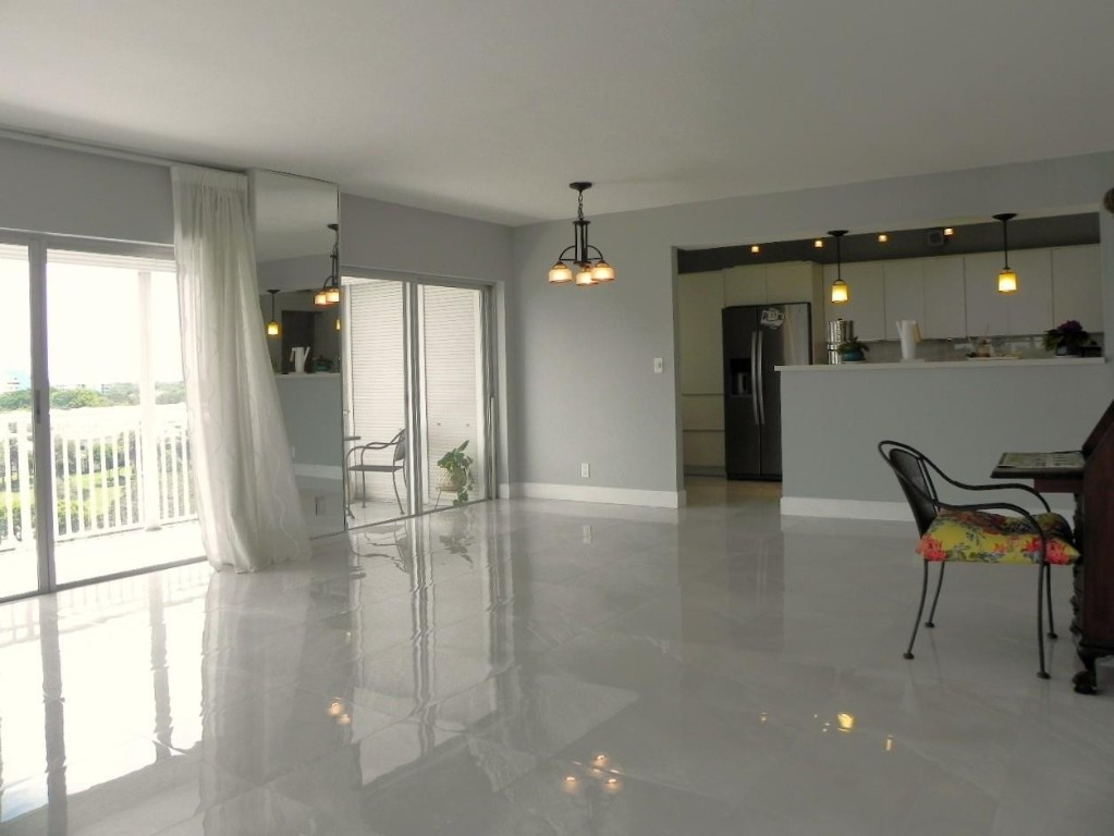 HILLCREST EAST - Residential