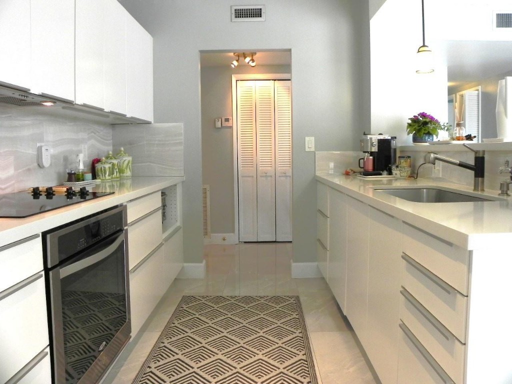 HILLCREST EAST - Residential