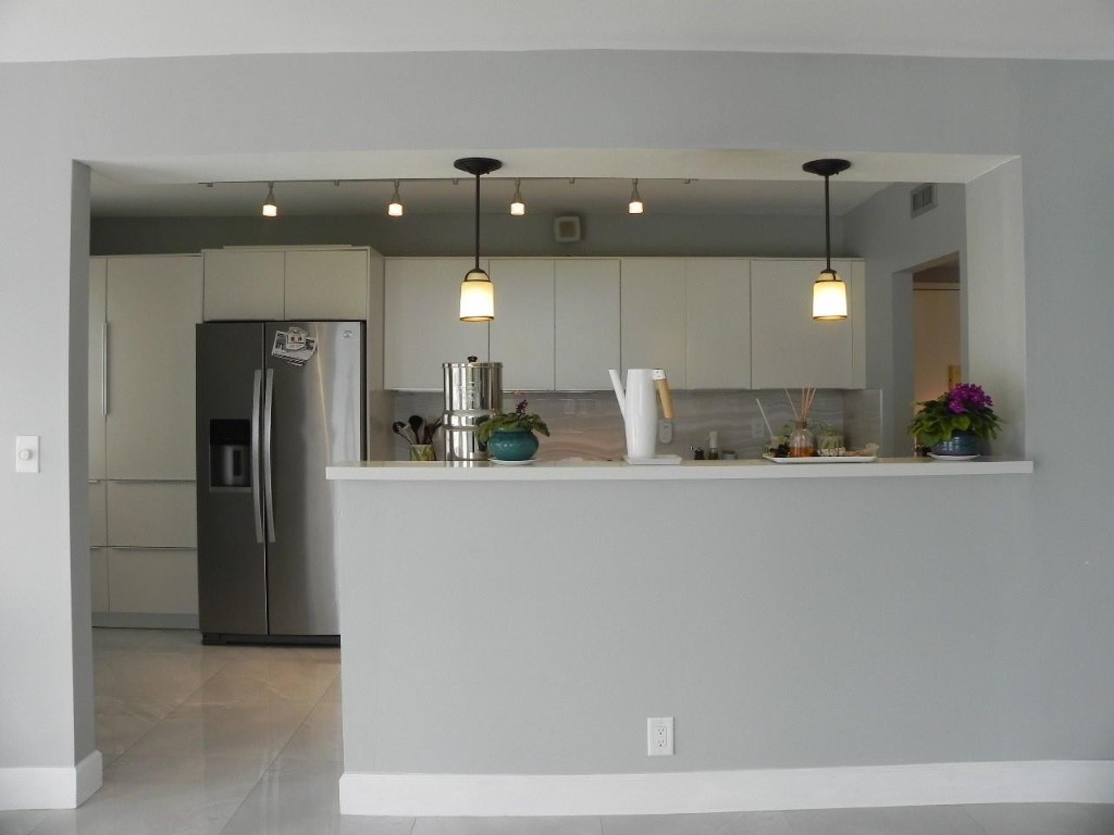 HILLCREST EAST - Residential