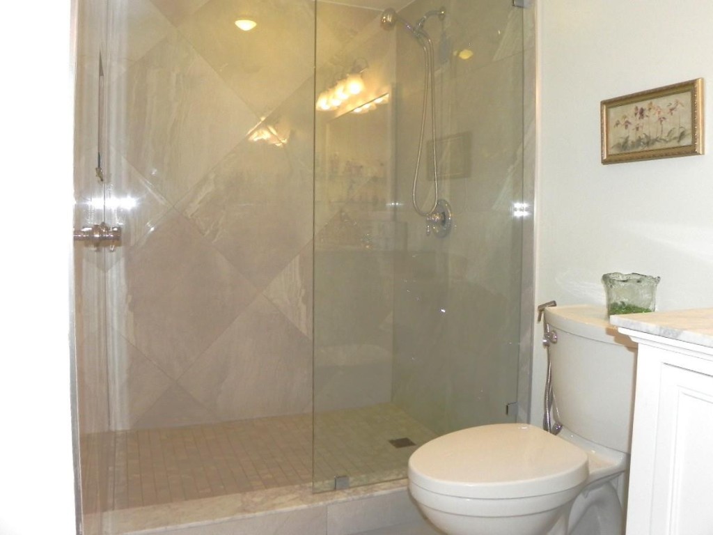 HILLCREST EAST - Residential