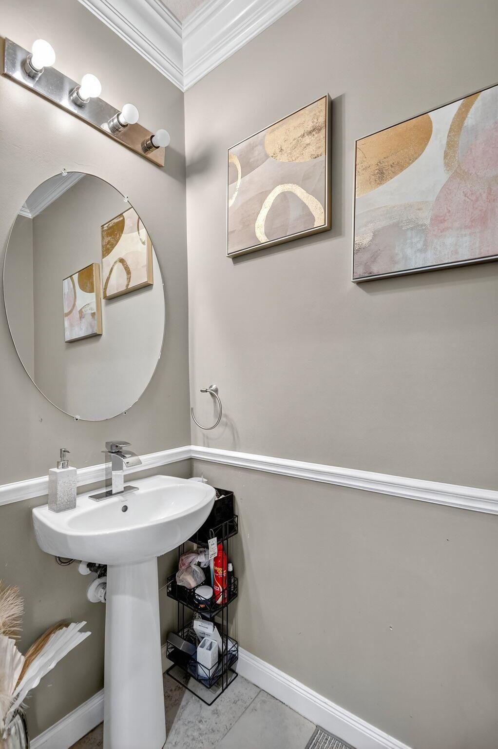 PINEWOOD LAKE - Residential