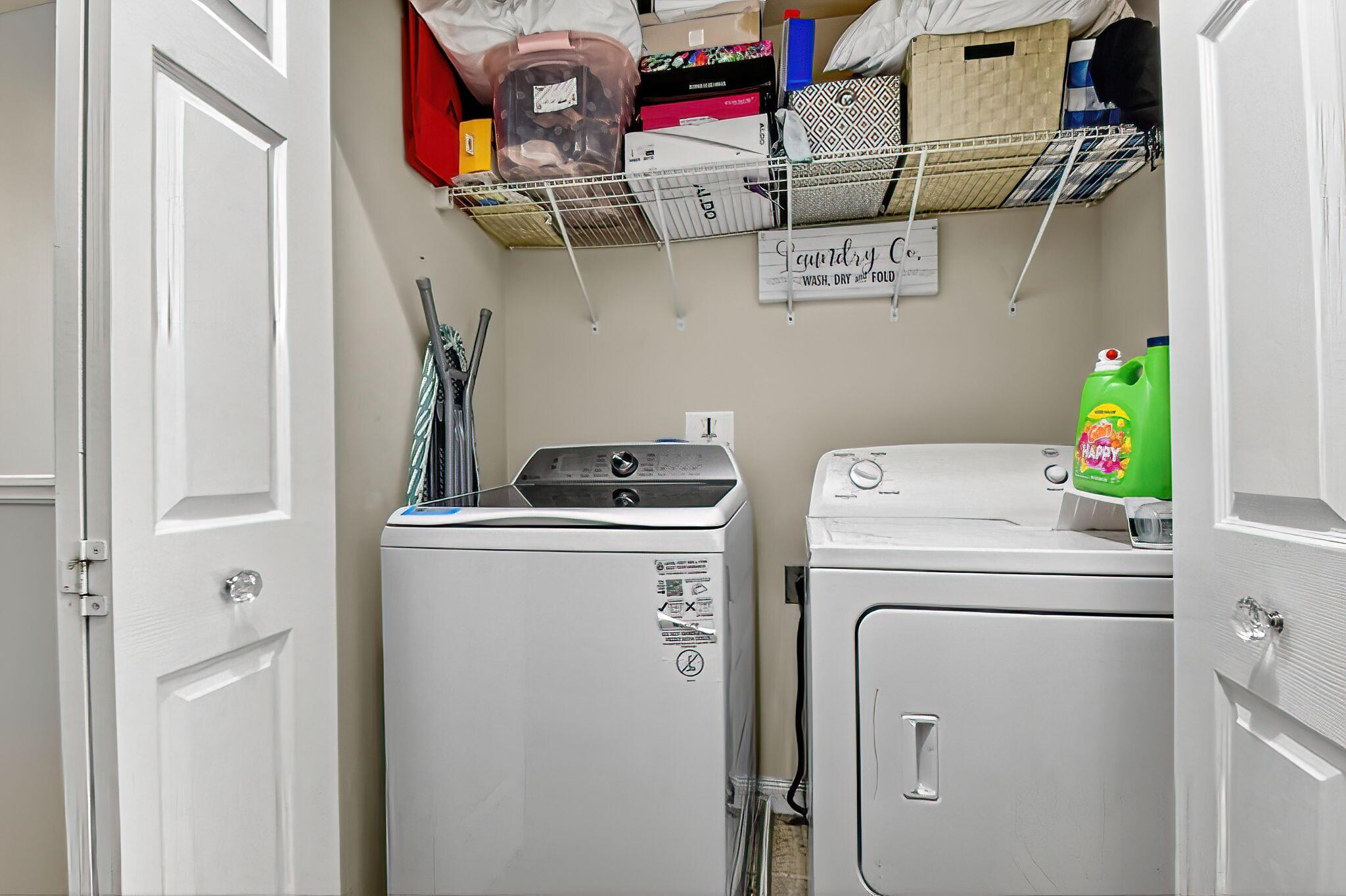 PINEWOOD LAKE - Residential