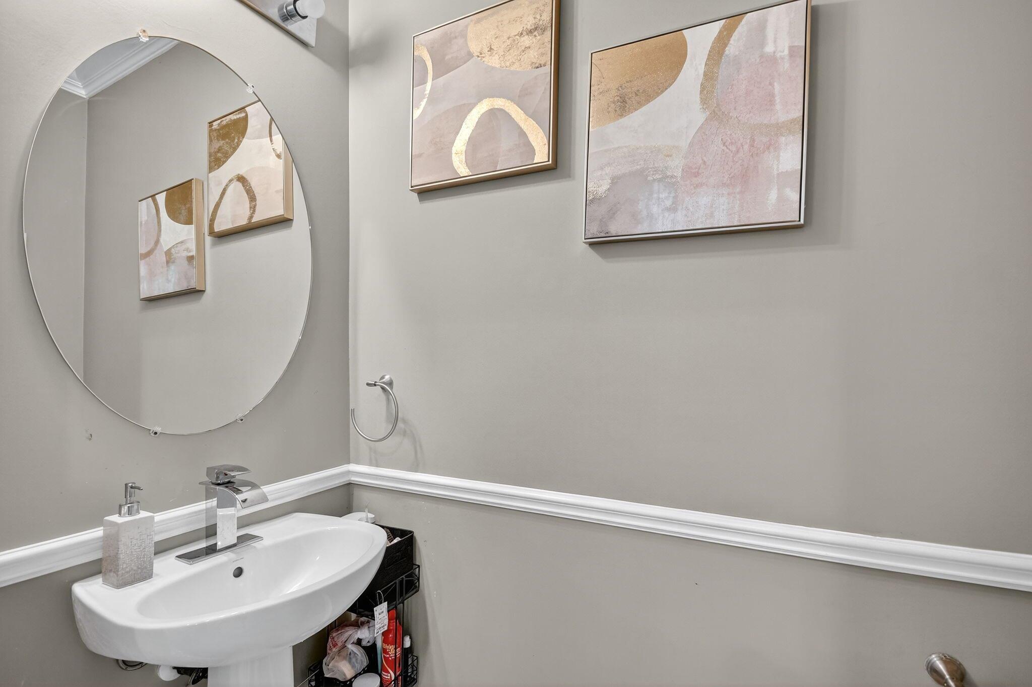 PINEWOOD LAKE - Residential