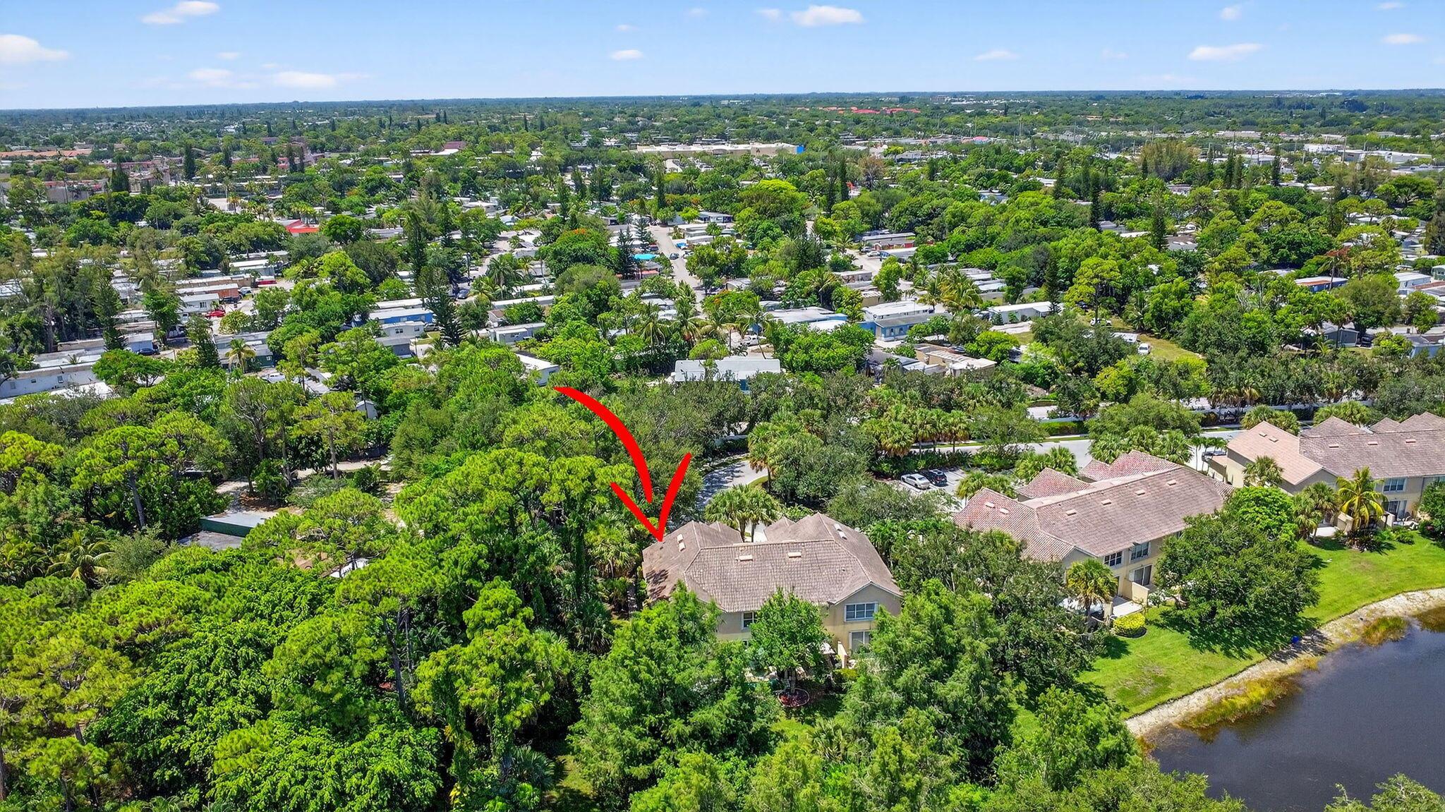 PINEWOOD LAKE - Residential