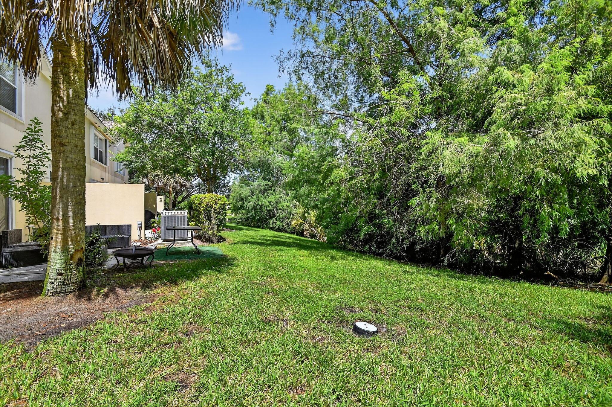 PINEWOOD LAKE - Residential