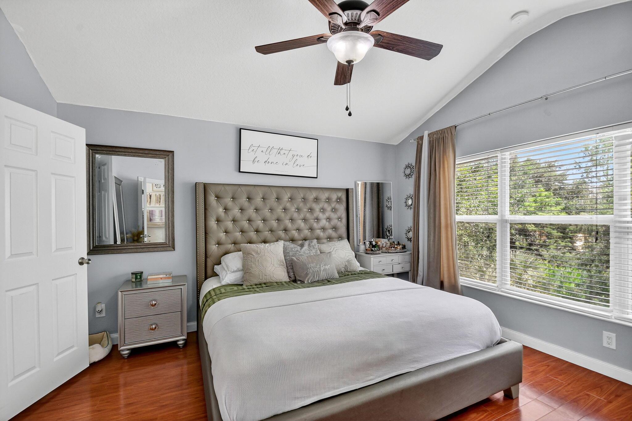 PINEWOOD LAKE - Residential