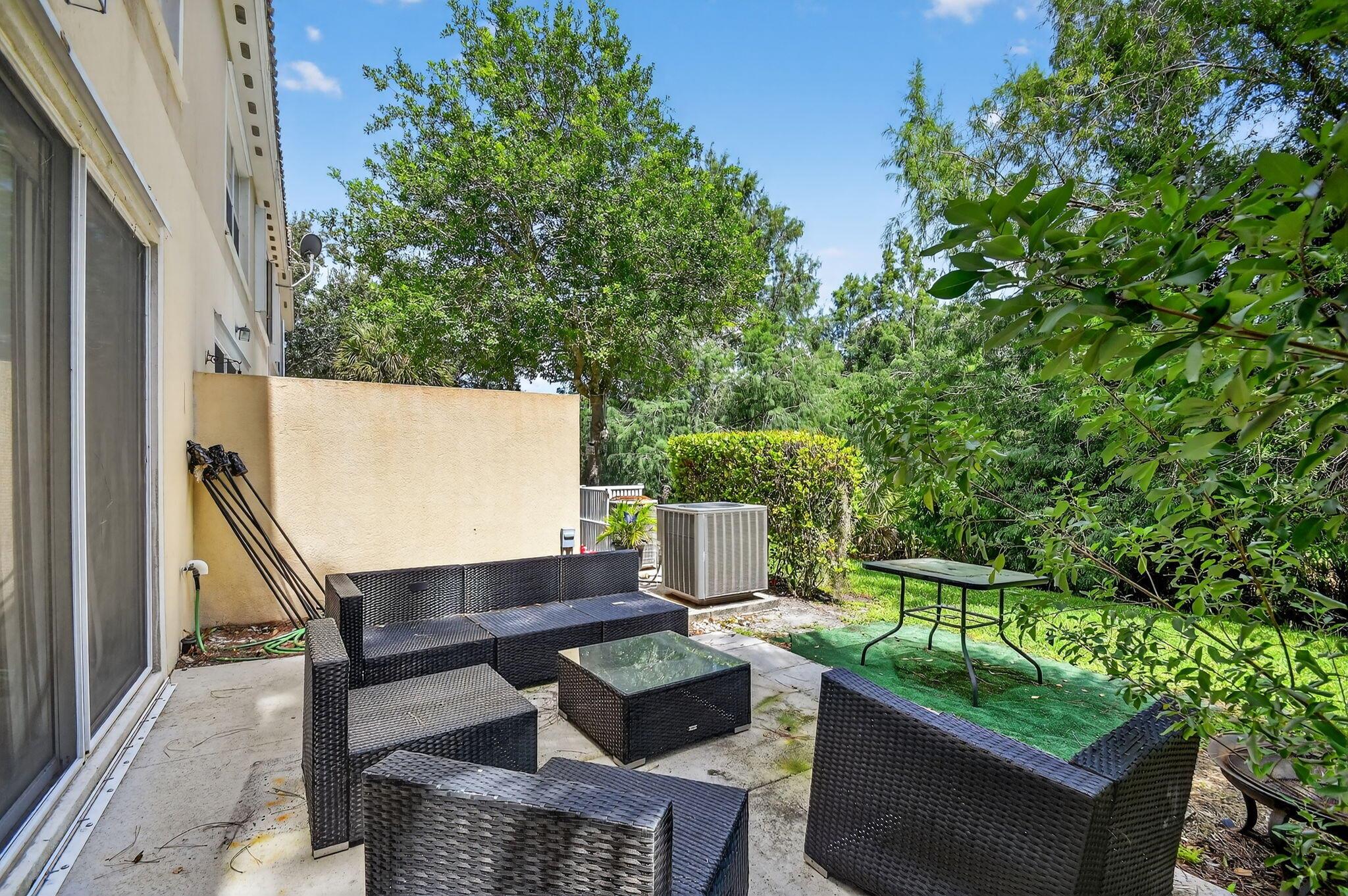 PINEWOOD LAKE - Residential