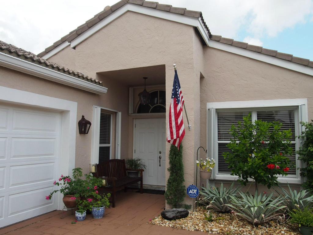 SONOMA LAKE ESTATES AT BOCA RATON - Residential