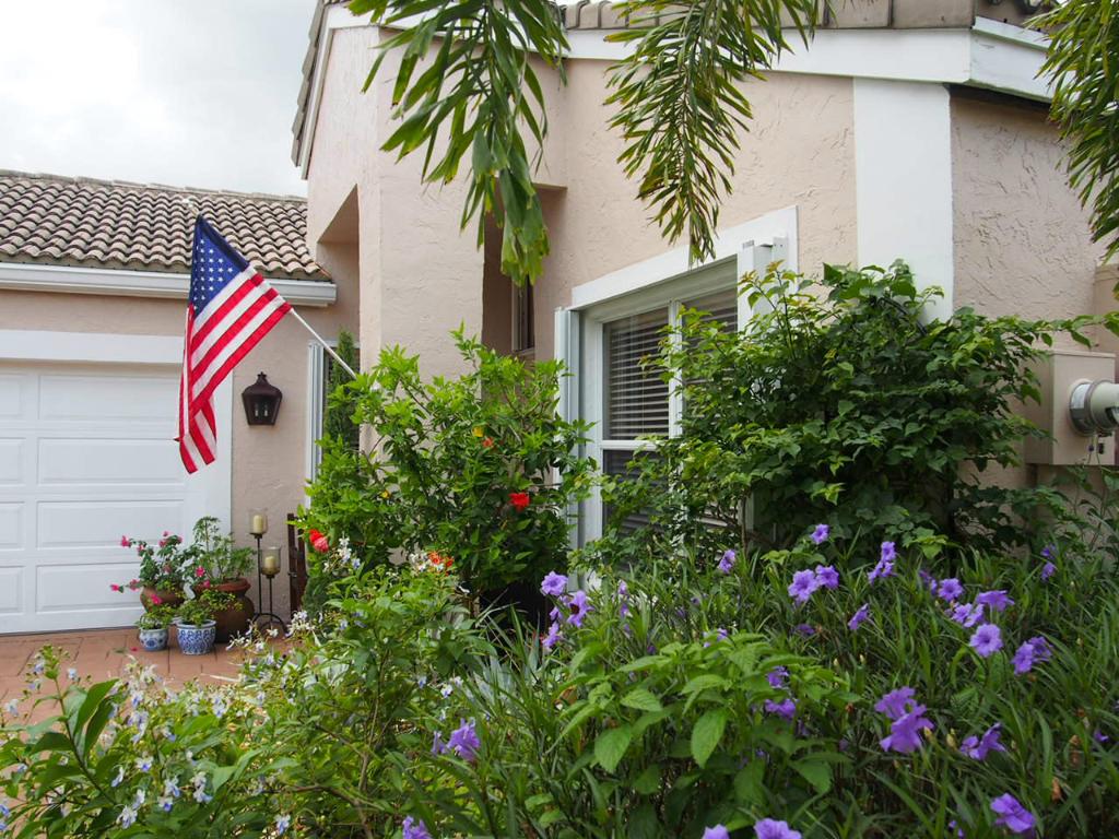 SONOMA LAKE ESTATES AT BOCA RATON - Residential